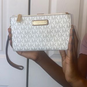 Michael Kors Wristlet/Wallet